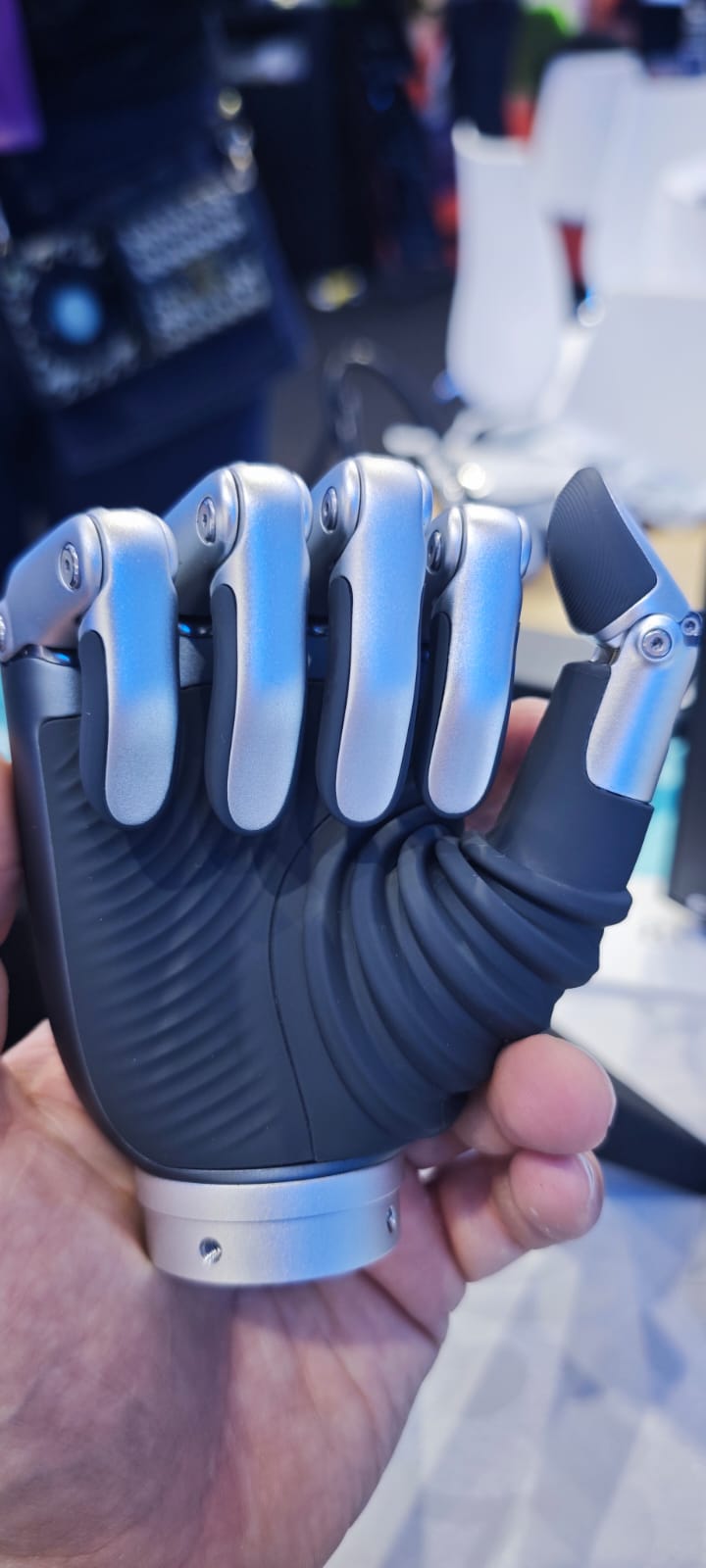 BrainCo Dexterous Hand Revo 2